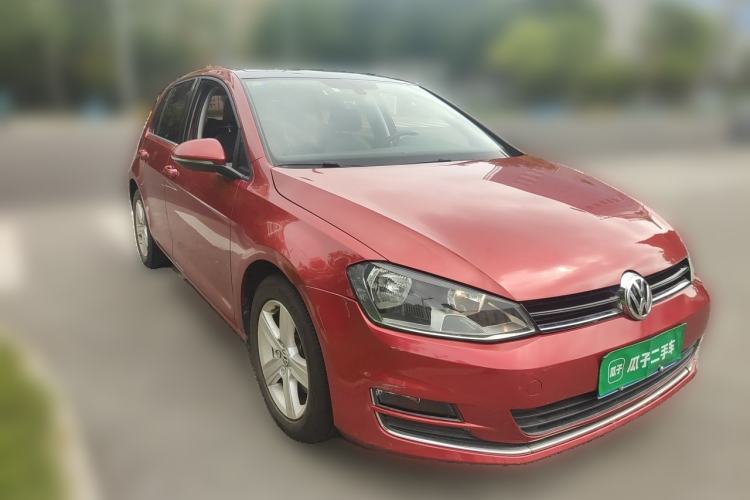 Used Volkswagen Golf 2015 1.4TSI Automatic Luxury Model Front Right 45 Deg
