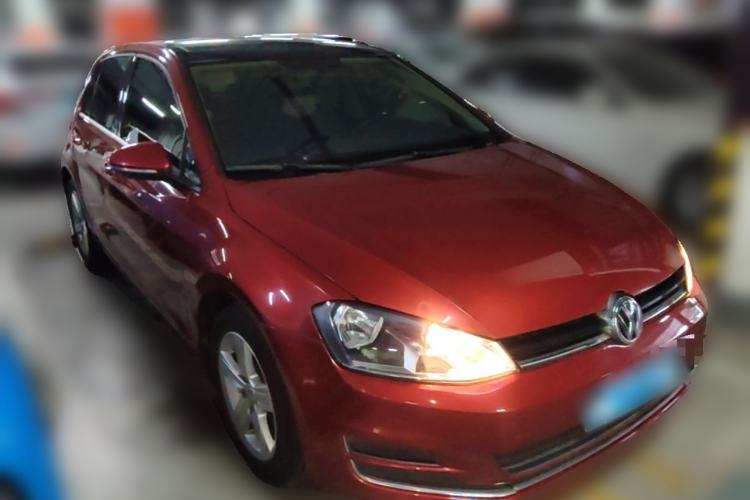 Used Volkswagen Golf 2015 1.6L Automatic Comfort Model Front Right 45 Deg