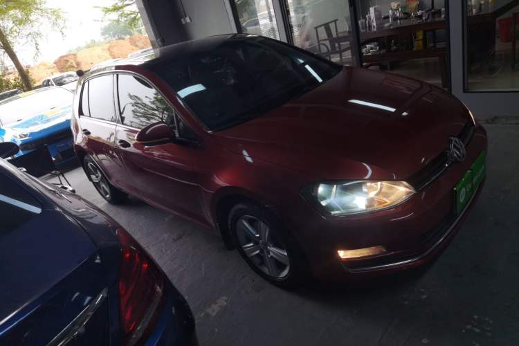 Used Volkswagen Golf 2015 1.4TSI Automatic Comfort Model Front Right 45 Deg