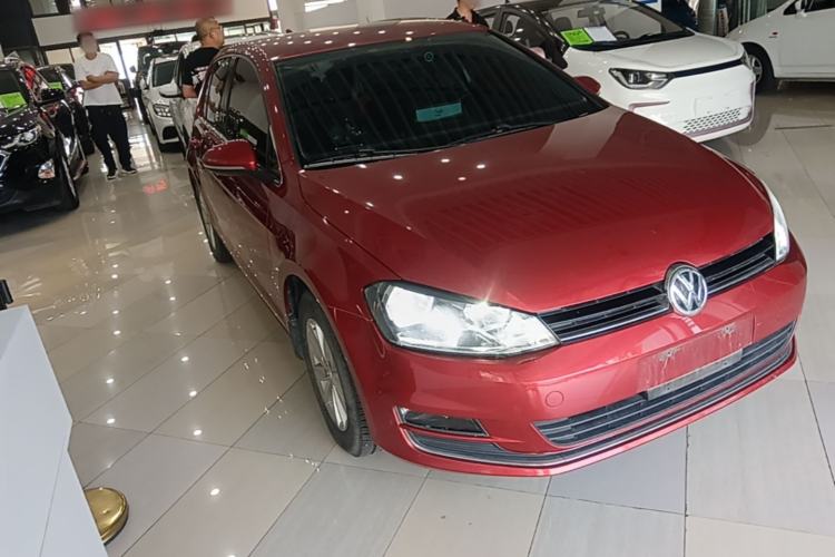 Used Volkswagen Golf 2015 1.6L Automatic Fashion Model Front Right 45 Deg