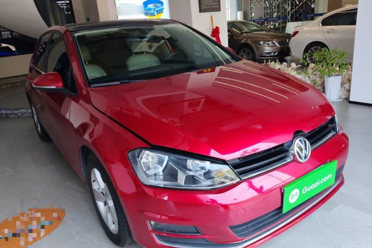 Used Volkswagen Golf 2015 1.4TSI Automatic Luxury Model Front Right 45 Deg