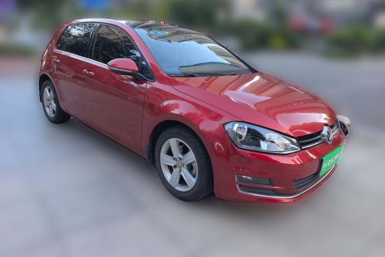 Used Volkswagen Golf 2015 1.4TSI Automatic Comfort Model Front Right 45 Deg