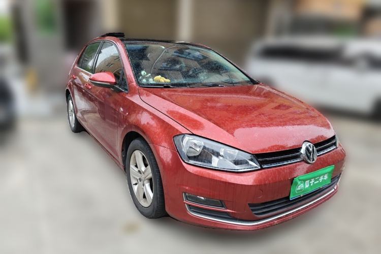 Used Volkswagen Golf 2015 1.4TSI Automatic Luxury Model Front Right 45 Deg