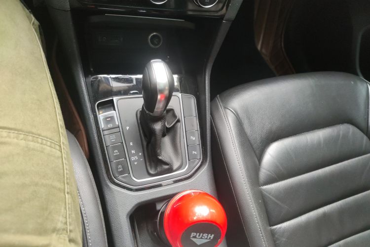 Used Volkswagen Golf 2015 1.4TSI Sportsvan Gear Lever