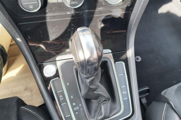 Used Volkswagen Golf 2015 1.4TSI Automatic Flagship Model Gear Lever