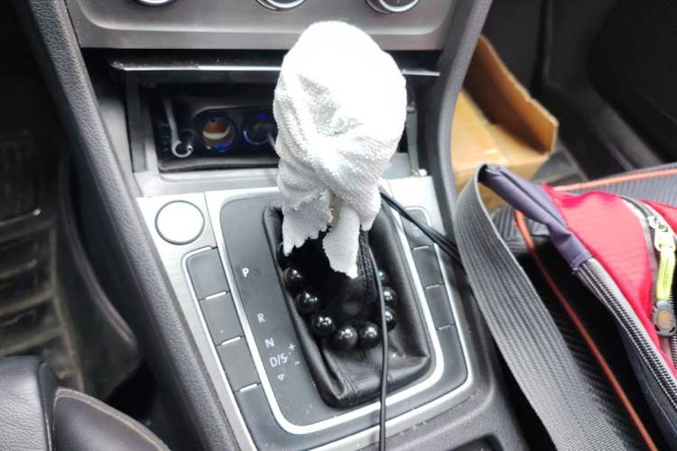 Used Volkswagen Golf 2015 1.4TSI Automatic Luxury Model Gear Lever