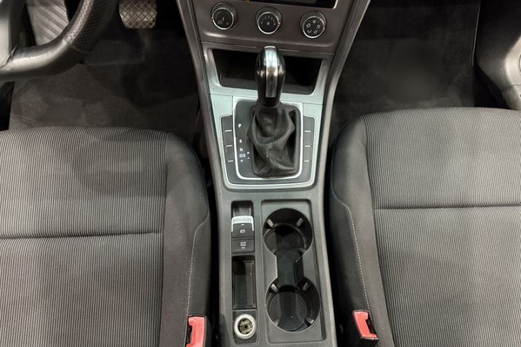 Used Volkswagen Golf 2015 1.6L Automatic Fashion Model Gear Lever