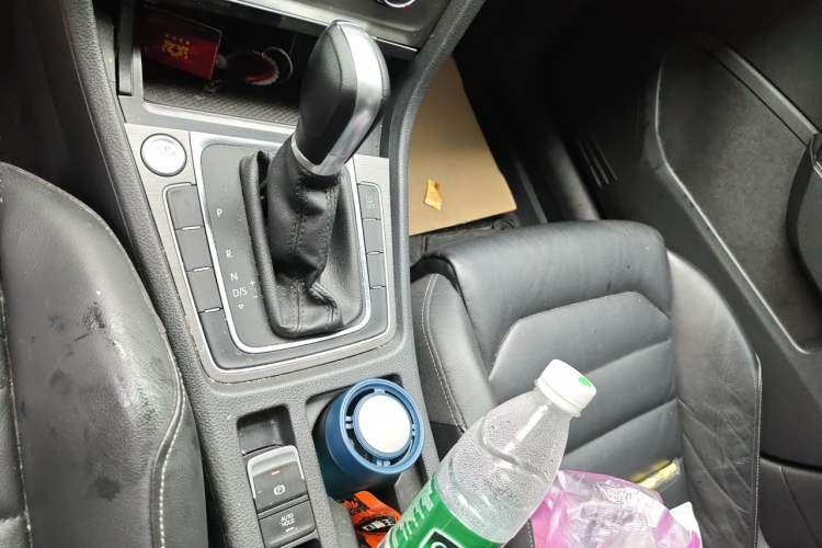 Used Volkswagen Golf 2015 1.4TSI Automatic Luxury Model Gear Lever