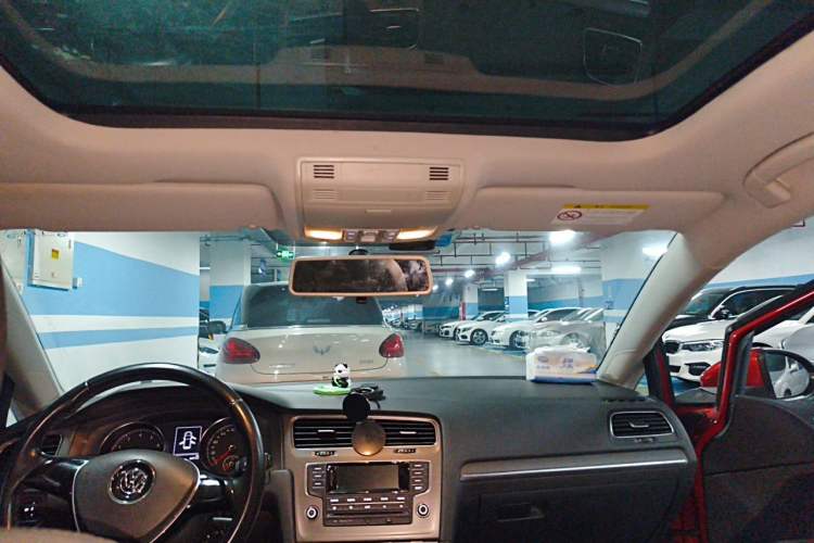 Used Volkswagen Golf 2015 1.4TSI Automatic Comfort Model Headliner
