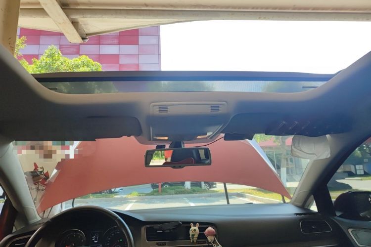 Used Volkswagen Golf 2015 1.4TSI Automatic Luxury Model Headliner