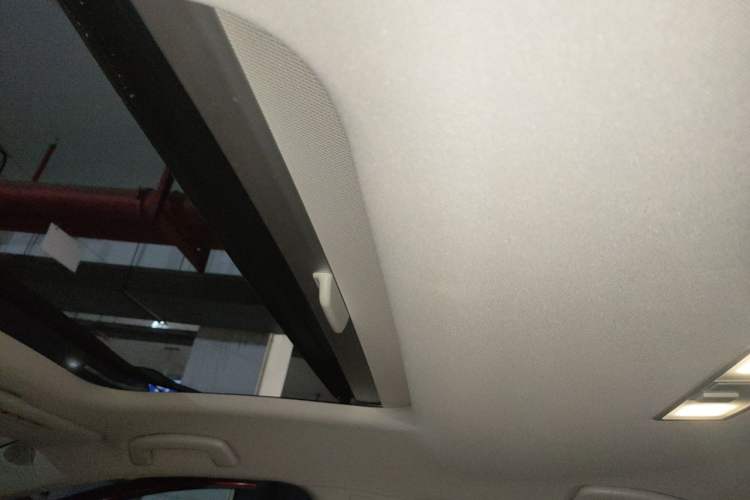 Used Volkswagen Golf 2015 1.4TSI Automatic Comfort Model Headliner