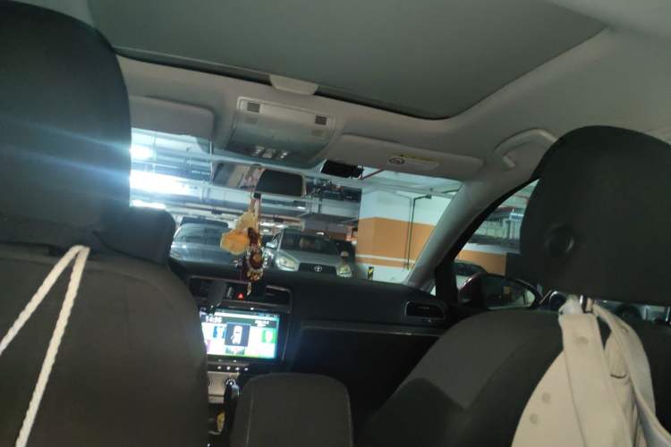 Used Volkswagen Golf 2015 1.4TSI Automatic Comfort Model Headliner