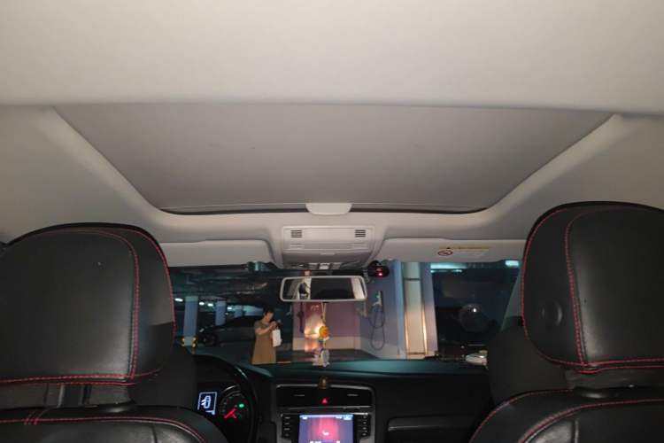 Used Volkswagen Golf 2015 1.6L Automatic Comfort Model Headliner