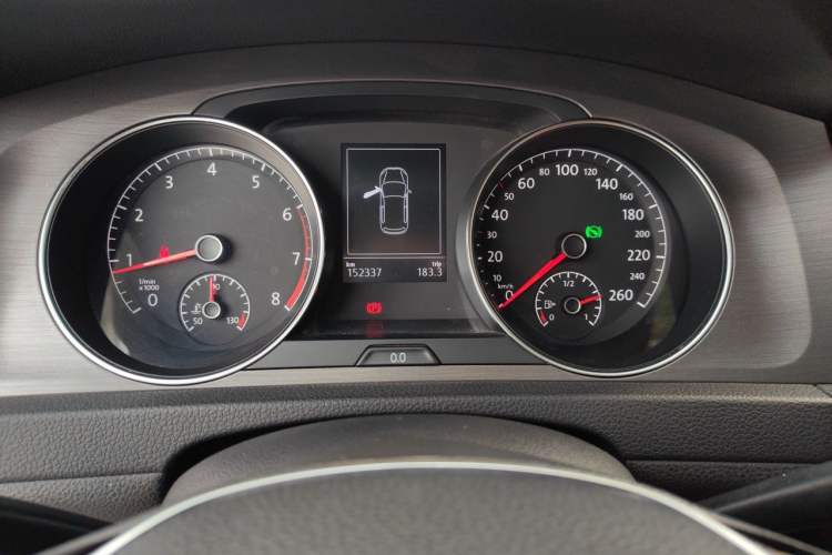Used Volkswagen Golf 2015 1.6L Automatic Comfort Model Instrument Cluster