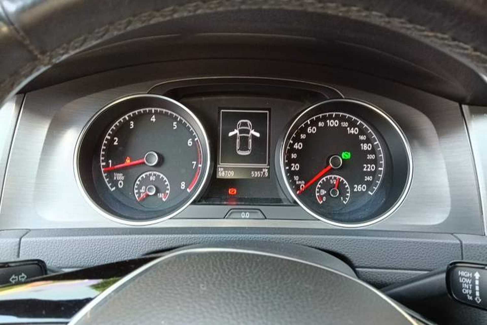 Used Volkswagen Golf 2015 1.4TSI Automatic Luxury Model Instrument Cluster