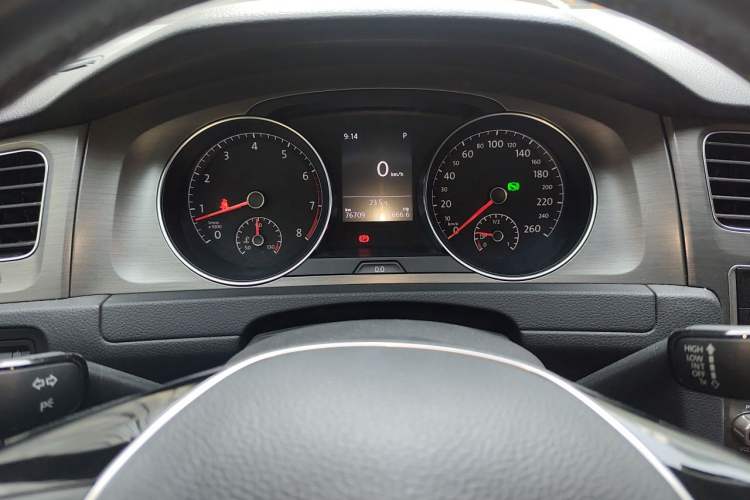 Used Volkswagen Golf 2015 1.4TSI Automatic Luxury Model Instrument Cluster