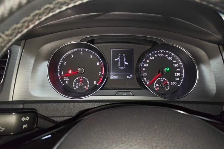 Used Volkswagen Golf 2015 1.4TSI Automatic Luxury Model Instrument Cluster