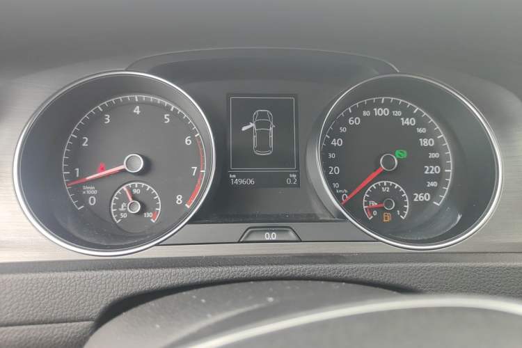 Used Volkswagen Golf 2015 1.4TSI Automatic Luxury Model Instrument Cluster