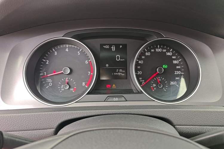 Used Volkswagen Golf 2015 1.6L Automatic Fashion Model Instrument Cluster