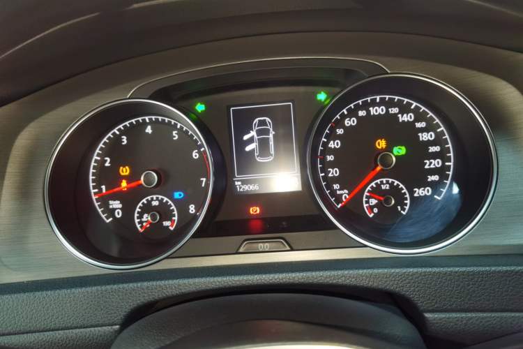 Used Volkswagen Golf 2015 1.4TSI Automatic Comfort Model Instrument Cluster