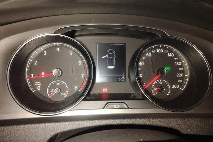 Used Volkswagen Golf 2015 1.4TSI Automatic Luxury Model Instrument Cluster