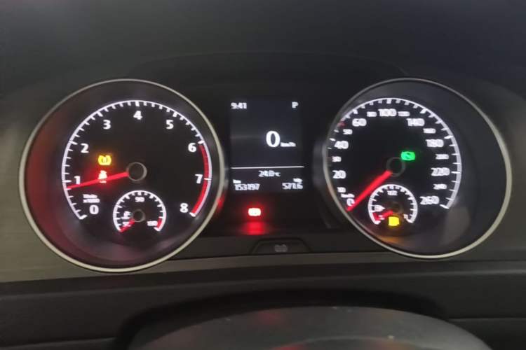 Used Volkswagen Golf 2015 1.4TSI Automatic Luxury Model Instrument Cluster