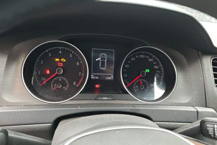 Used Volkswagen Golf 2015 1.4TSI Automatic Luxury Model Instrument Cluster