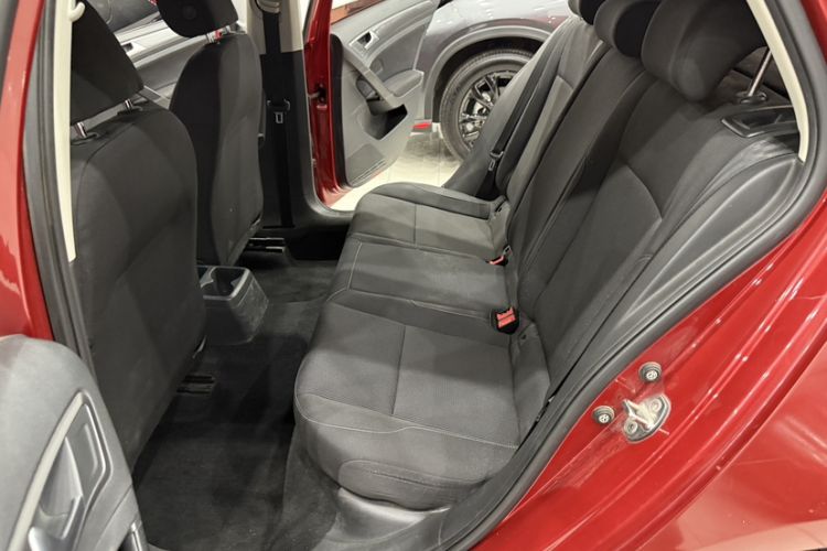 Used Volkswagen Golf 2015 1.6L Automatic Fashion Model Interior 3