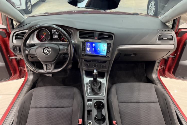 Used Volkswagen Golf 2015 1.6L Automatic Fashion Model Interior 4