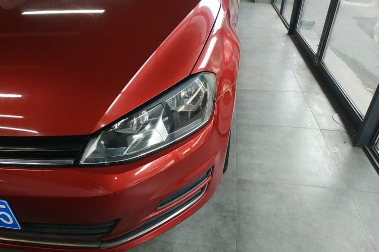 Used Volkswagen Golf 2015 1.6L Automatic Comfort Model Left Front Headlight