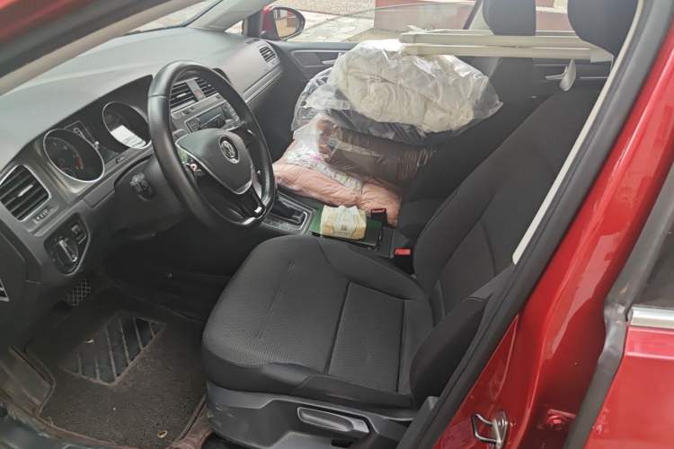 Used Volkswagen Golf 2015 1.4TSI Automatic Comfort Model Left Front Seat