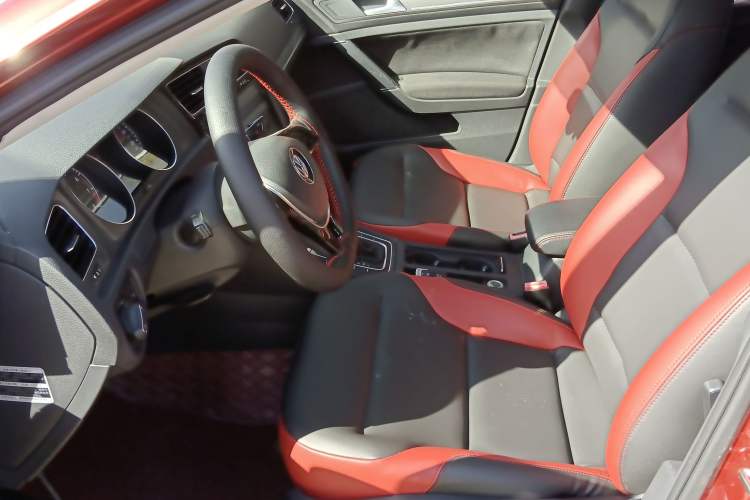 Used Volkswagen Golf 2015 1.6L Automatic Comfort Model Left Front Seat