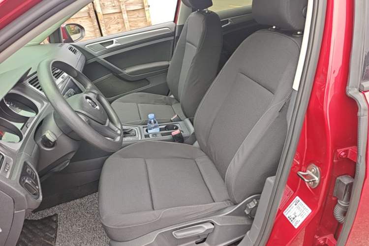 Used Volkswagen Golf 2015 1.6L Automatic Fashion Model Left Front Seat
