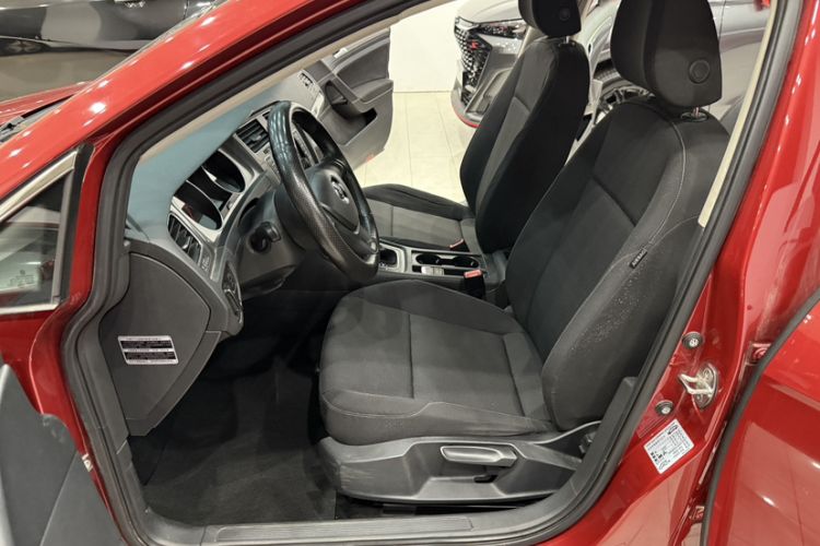 Used Volkswagen Golf 2015 1.6L Automatic Fashion Model Left Front Seat