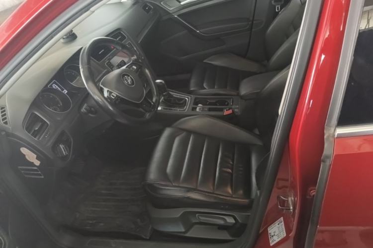 Used Volkswagen Golf 2015 1.4TSI Automatic Luxury Model Left Front Seat