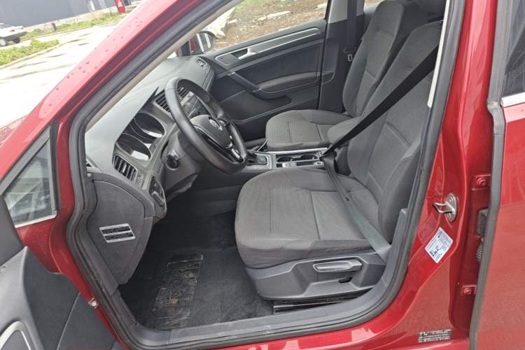 Used Volkswagen Golf 2015 1.6L Automatic Comfort Model Left Front Seat