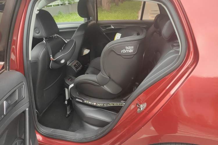 Used Volkswagen Golf 2015 1.4TSI Automatic Luxury Model Left Rear Seat
