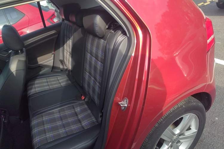 Used Volkswagen Golf 2015 1.4TSI Automatic Comfort Model Left Rear Seat