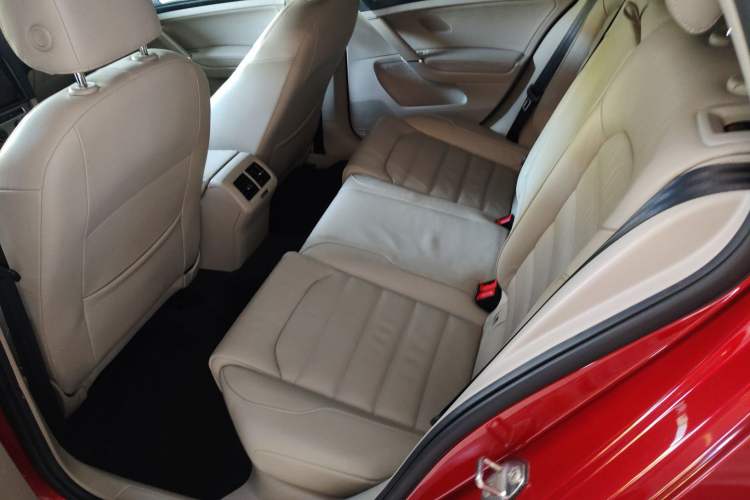 Used Volkswagen Golf 2015 1.4TSI Automatic Luxury Model Left Rear Seat