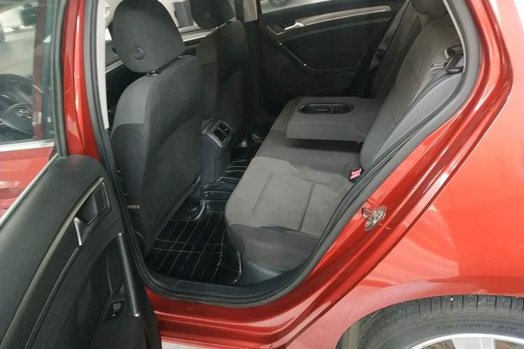 Used Volkswagen Golf 2015 1.6L Automatic Comfort Model Left Rear Seat