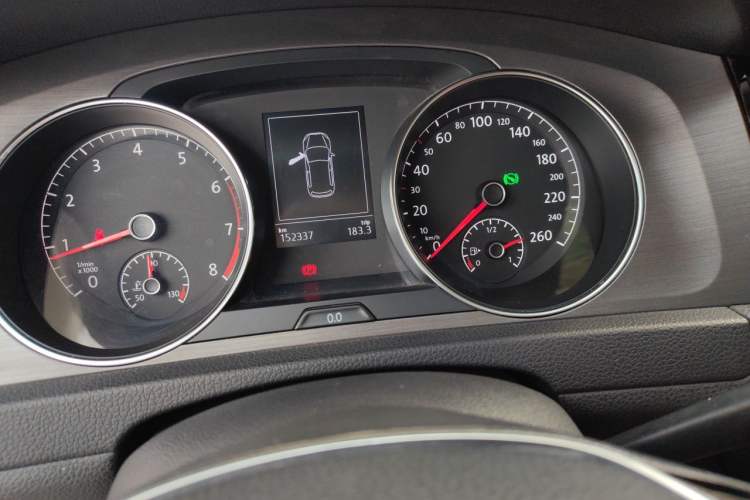 Used Volkswagen Golf 2015 1.6L Automatic Comfort Model Odometer Close Up