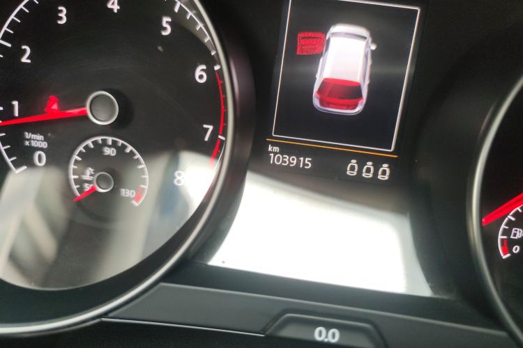 Used Volkswagen Golf 2015 1.4TSI Sportsvan Odometer Close Up