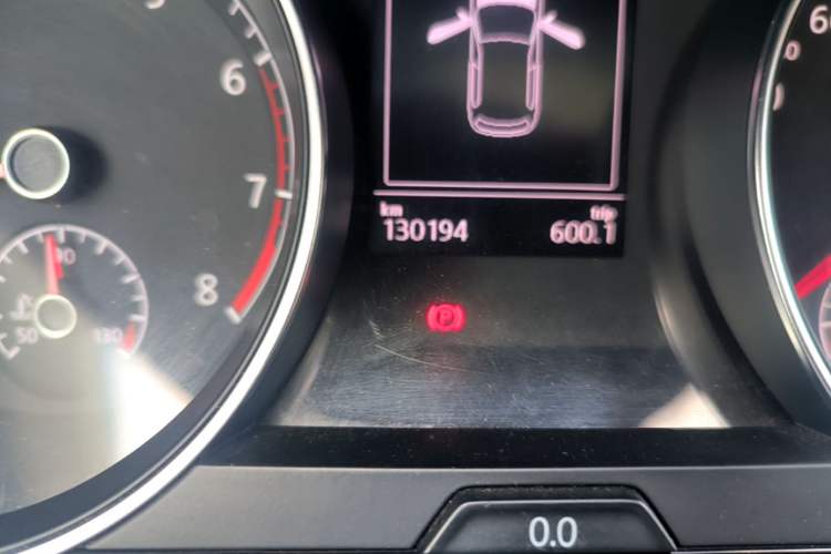 Used Volkswagen Golf 2015 1.4TSI Automatic Flagship Model Odometer Close Up