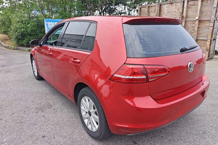Used Volkswagen Golf 2015 1.6L Automatic Fashion Model Rear Left 45 Deg