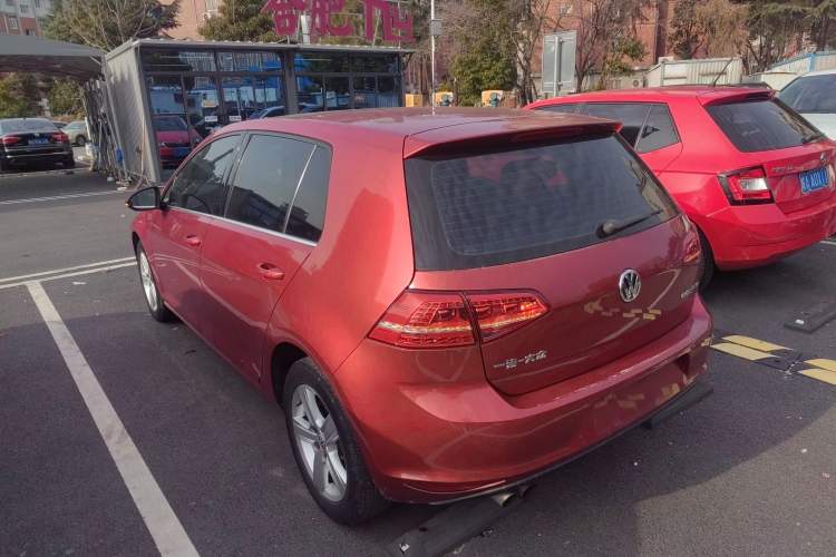Used Volkswagen Golf 2015 1.4TSI Automatic Comfort Model Rear Left 45 Deg