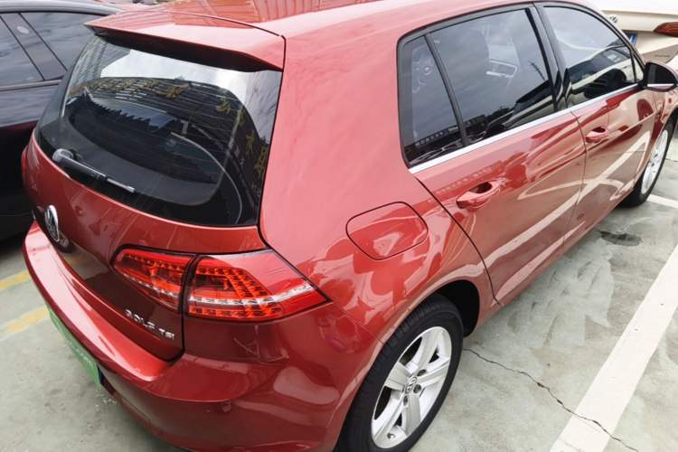 Used Volkswagen Golf 2015 1.4TSI Automatic Comfort Model Rear Right 45 Deg