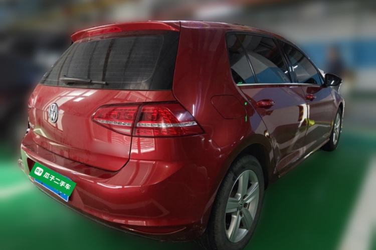 Used Volkswagen Golf 2015 1.4TSI Automatic Luxury Model Rear Right 45 Deg
