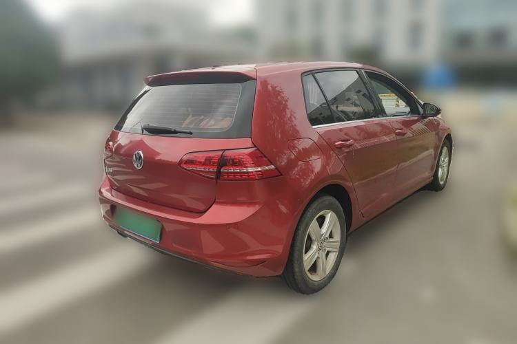 Used Volkswagen Golf 2015 1.4TSI Automatic Luxury Model Rear Right 45 Deg