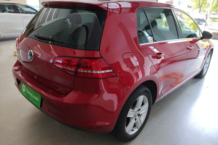 Used Volkswagen Golf 2015 1.4TSI Automatic Luxury Model Rear Right 45 Deg