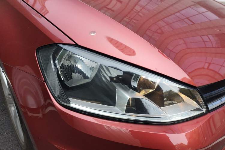 Used Volkswagen Golf 2015 1.4TSI Automatic Luxury Model Right Front Headlight
